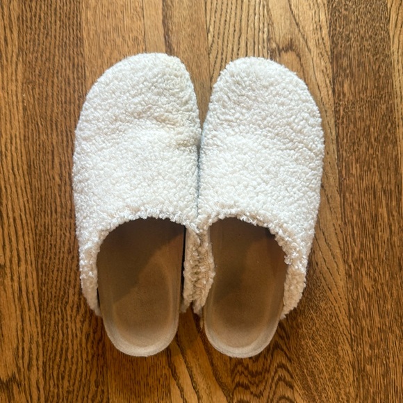 Universal Thread Shoes - Universal Thread Sherpa clogs